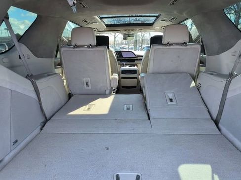 Certified 2022 Cadillac Escalade Premium Luxury Platinum image 7