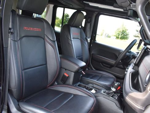 Used 2025 Jeep Wrangler Unlimited Rubicon AWD/4WD image 29