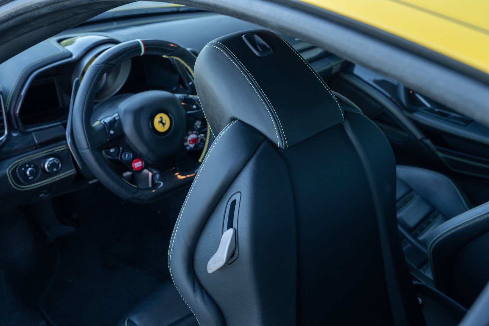 Used 2012 Ferrari 458 Italia Coupe RWD image 42