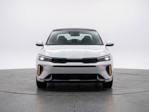 Used 2025 Kia K4 FWD image 2