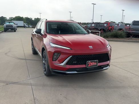 New 2025 Buick Envision Sport Touring image 3