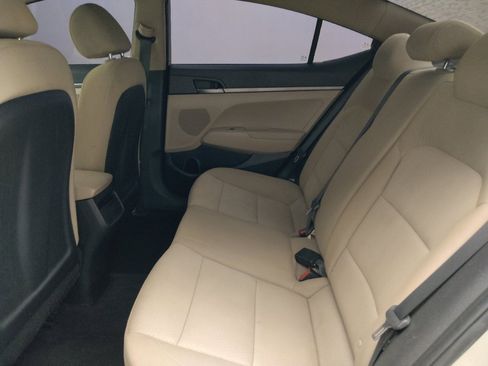 Used 2017 Hyundai Elantra SE FWD image 18