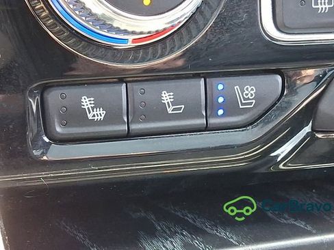 Used 2022 GMC Yukon Denali AWD/4WD image 28