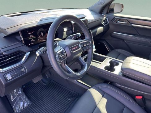 Used 2024 GMC Acadia Elevation w/ Luxury Package image 23