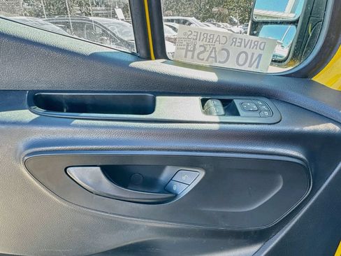 Used 2021 Mercedes-Benz Sprinter 2500 image 23
