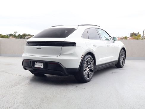 Certified 2025 Porsche Macan Electric RWD image 9