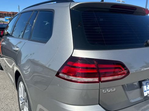 Used 2019 Volkswagen Golf S FWD image 4