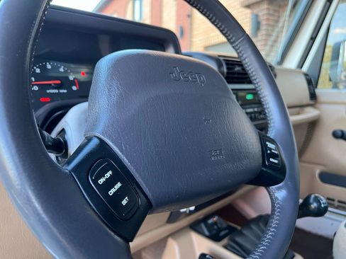 Used 2002 Jeep Wrangler Sahara AWD/4WD image 27