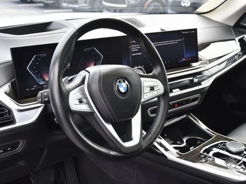 Used 2025 BMW X7 xDrive40i AWD/4WD image 25