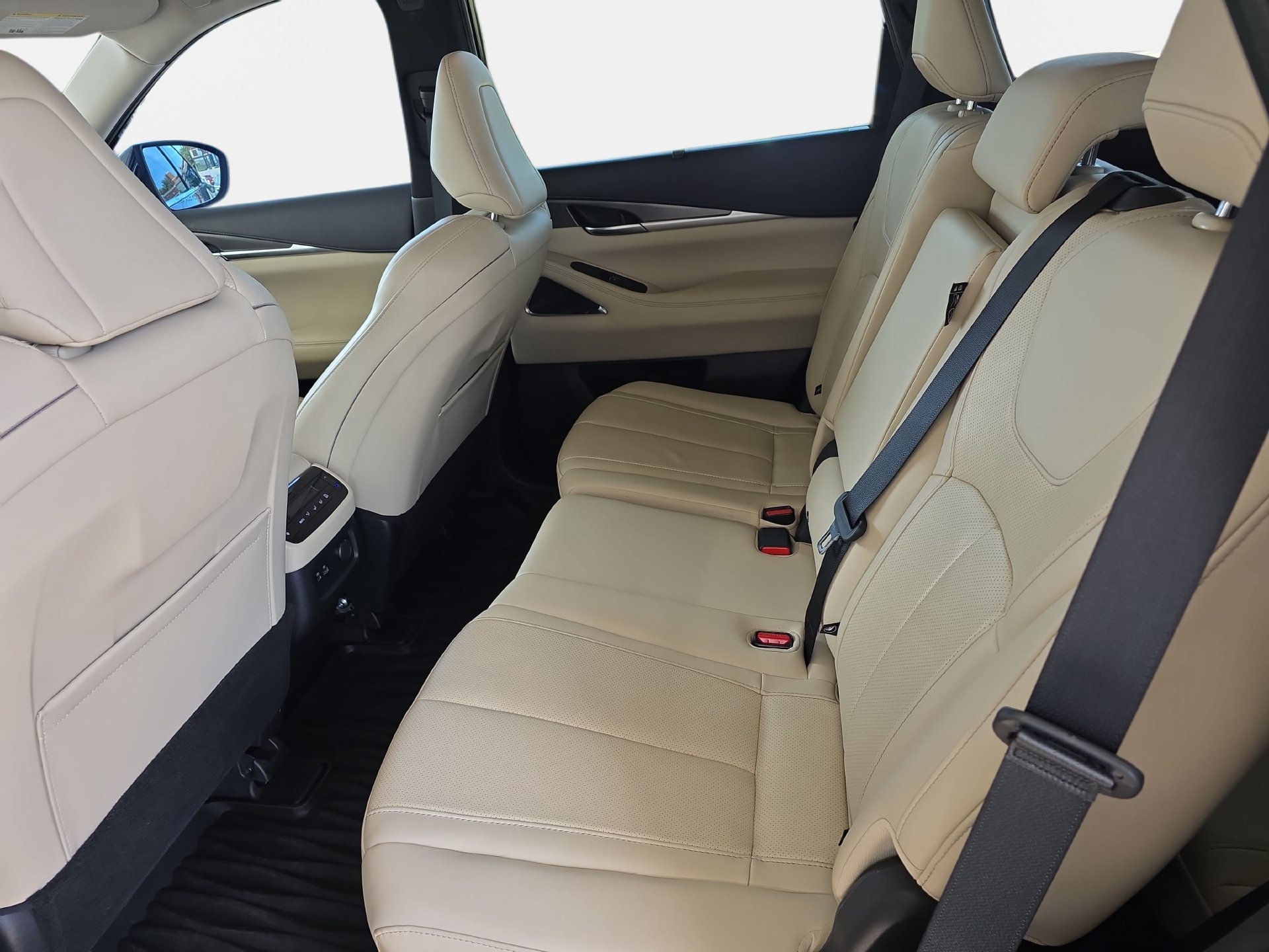 Certified 2024 INFINITI QX60 Luxe w/ Performance Audio Package FWD image 14