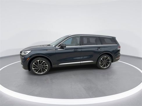 Used 2022 Lincoln Aviator Reserve w/ Equipment Group 201A image 3