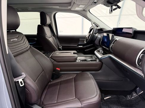 New 2025 Ford Expedition Platinum w/ Platinum Ultimate Package image 23