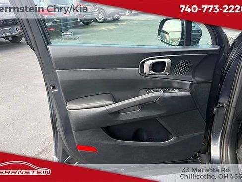 Used 2025 Kia Sorento S AWD/4WD image 14