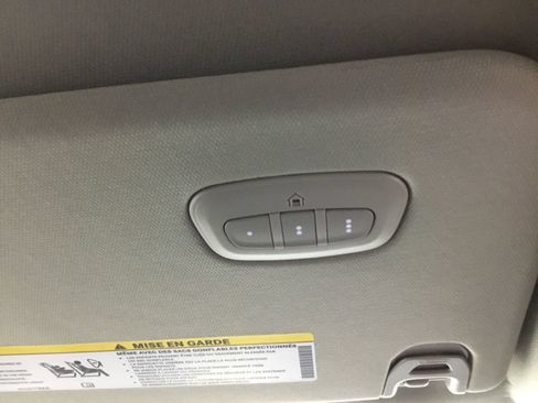 Used 2022 RAM 1500 Laramie AWD/4WD image 32