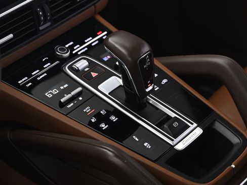 Certified 2023 Porsche Cayenne GTS AWD/4WD image 34