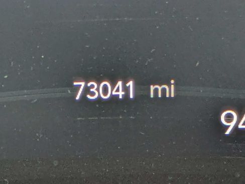 Used 2023 Chrysler Pacifica Touring-L FWD image 23