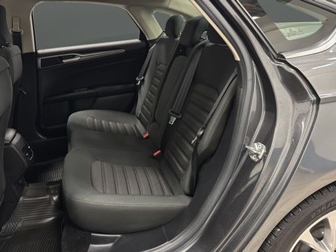 Used 2017 Ford Fusion SE FWD image 24