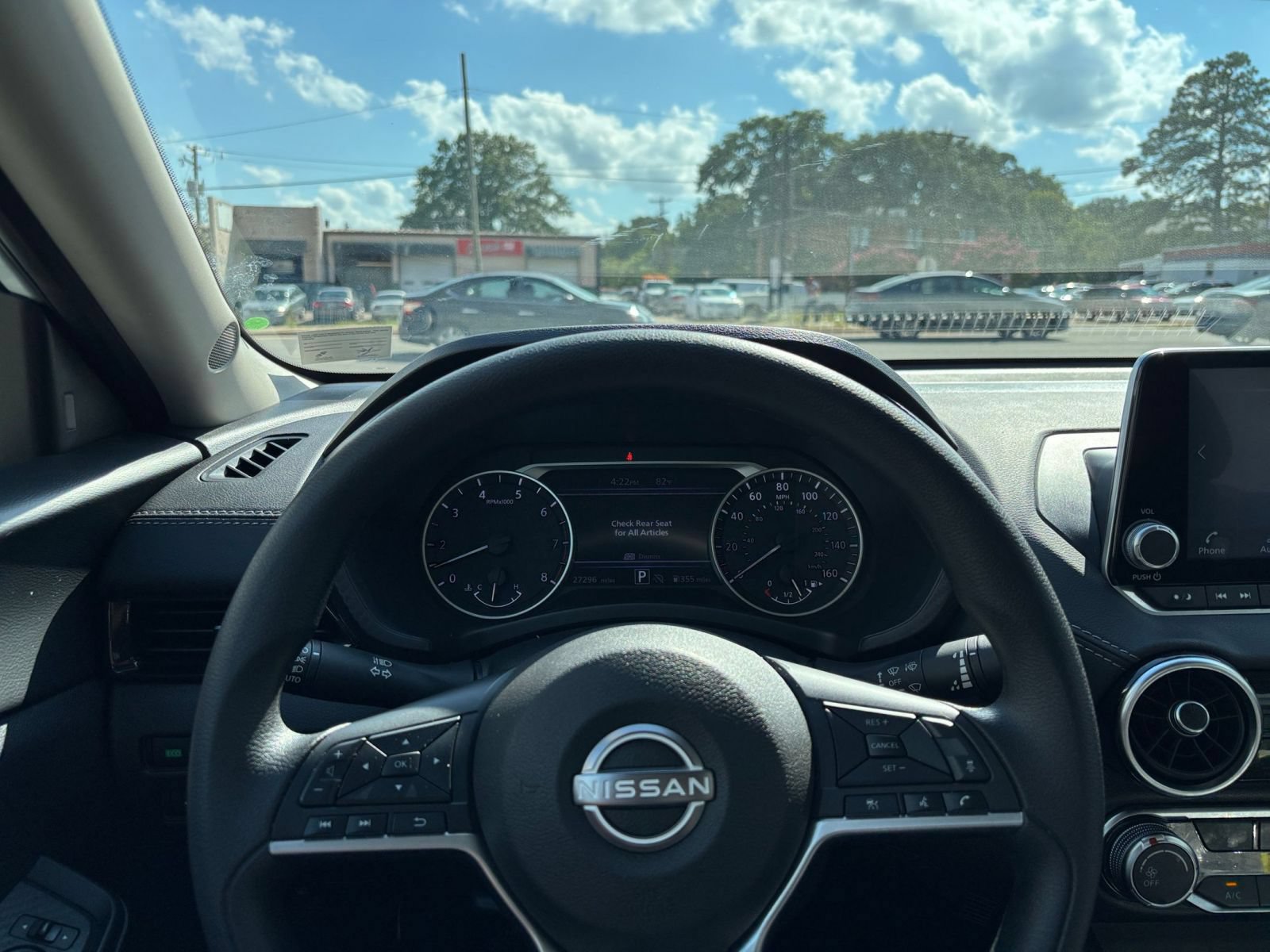 Used 2025 Nissan Sentra SV FWD image 31