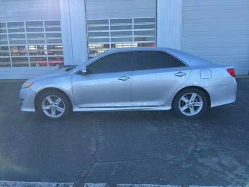 Used 2013 Toyota Camry SE image 35