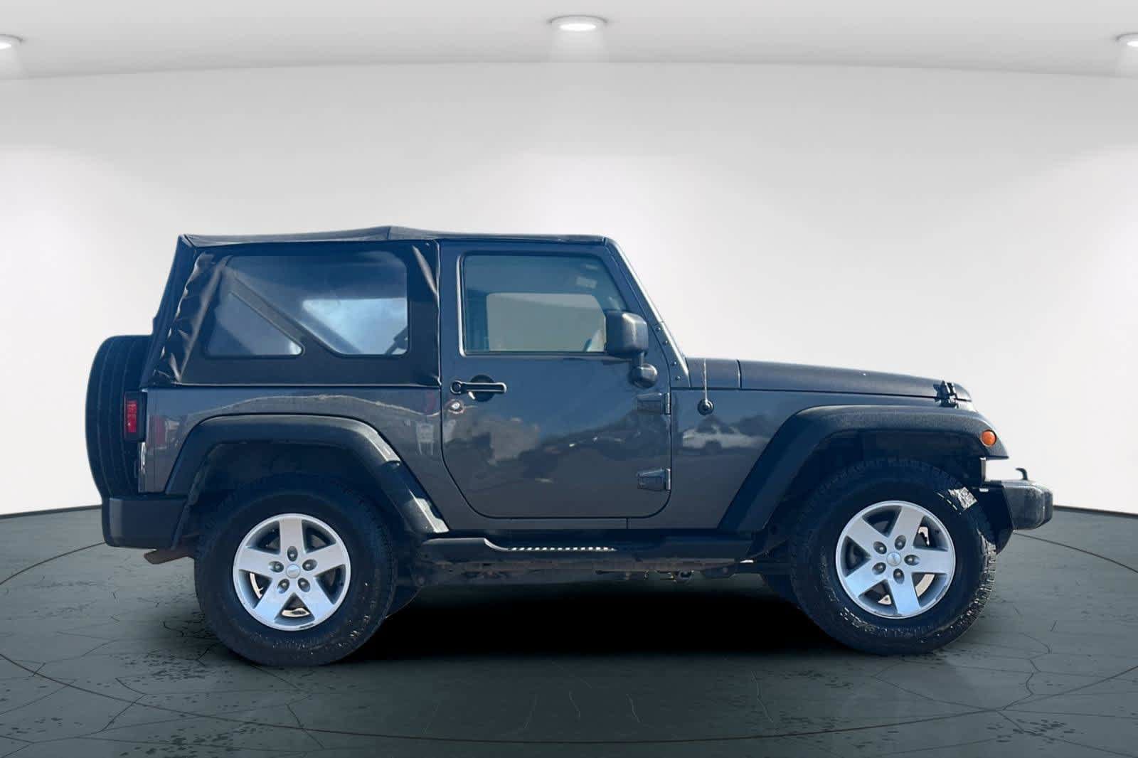 Used 2018 Jeep Wrangler Sport AWD/4WD image 6