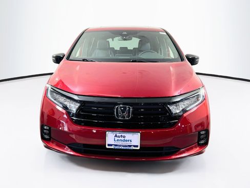 Used 2023 Honda Odyssey Sport image 2