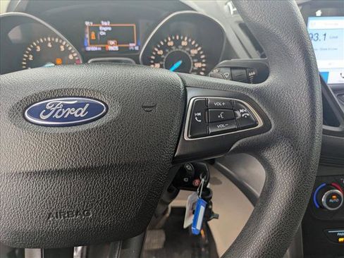 Used 2017 Ford Escape SE w/ Equipment Group 201A FWD image 29