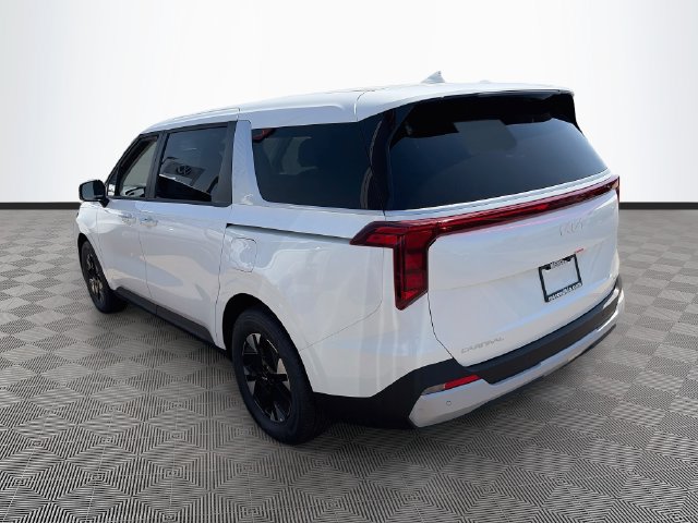 New 2026 Kia Carnival LXS FWD image 4