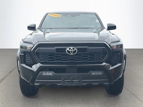 Used 2024 Toyota Tacoma TRD Off-Road AWD/4WD image 9