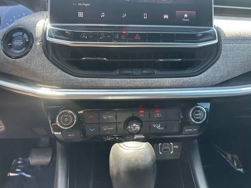 Used 2024 Jeep Compass Latitude AWD/4WD image 24