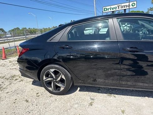 Used 2023 Hyundai Elantra SEL w/ Convenience Package FWD image 5