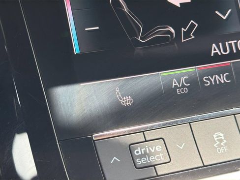 Used 2024 Audi Q8 e-tron Premium AWD/4WD image 19