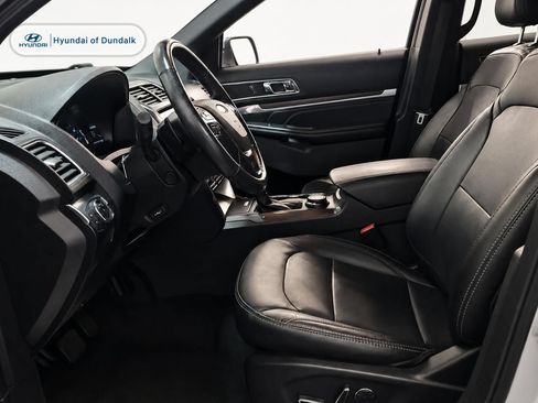Used 2017 Ford Explorer Limited w/ Equipment Group 303A AWD/4WD image 7