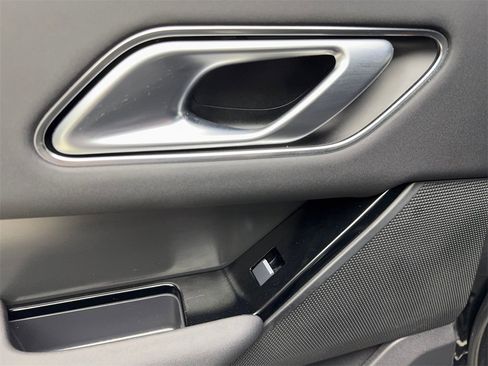 Used 2025 Land Rover Range Rover Velar Dynamic SE image 37