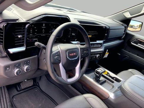 Used 2024 GMC Sierra 1500 SLT AWD/4WD image 17