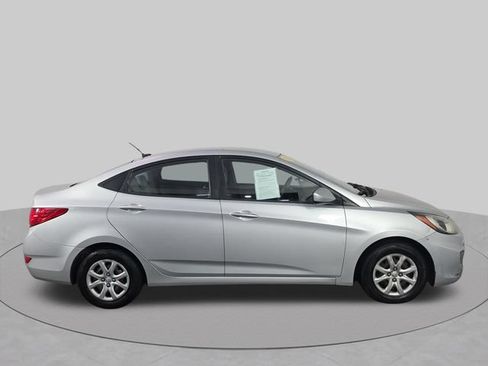 Used 2012 Hyundai Accent GLS FWD image 39