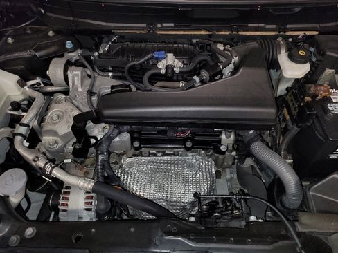 Used 2018 Nissan Rogue S FWD image 30