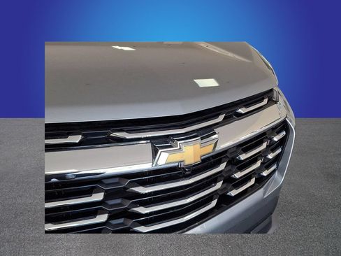 Used 2025 Chevrolet Equinox LT FWD image 5
