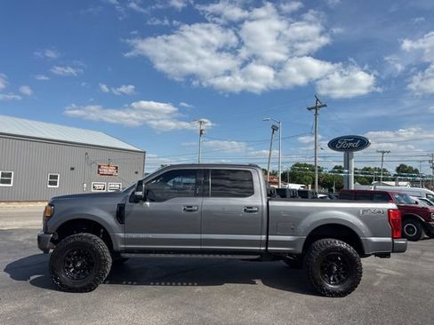 Used 2021 Ford F250 Lariat AWD/4WD image 2