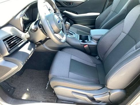 Used 2025 Subaru Outback AWD/4WD image 10