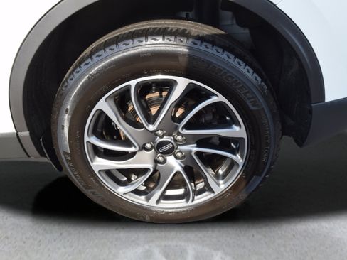 Used 2022 Lincoln Corsair AWD w/ Equipment Group 101A image 6