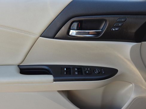 Used 2015 Honda Accord EX-L image 39