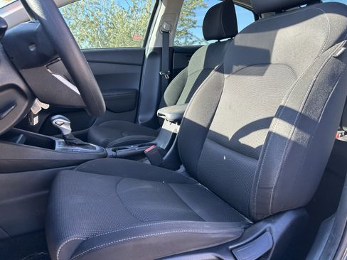 Used 2021 Kia Forte LXS image 11