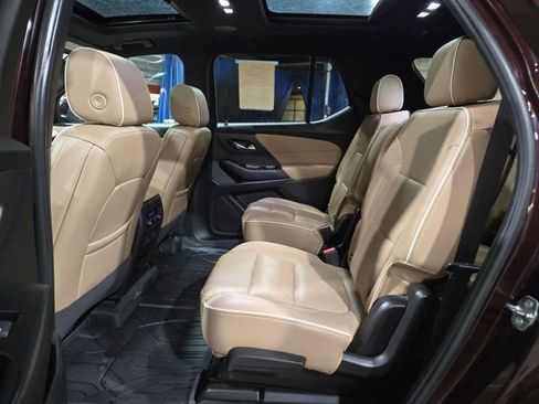 Used 2023 Chevrolet Traverse Premier image 31