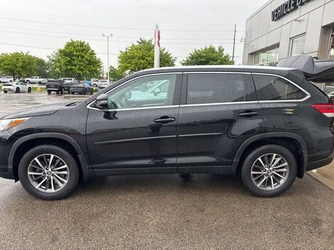 Used 2019 Toyota Highlander XLE AWD/4WD image 10