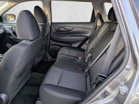 Used 2018 Nissan Rogue SV image 18