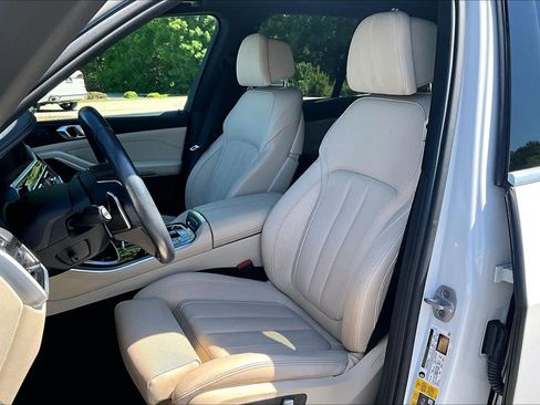 Used 2021 BMW X5 xDrive45e w/ Premium Package image 7