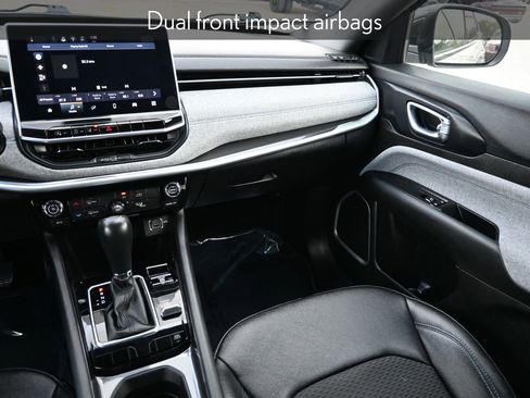 Used 2024 Jeep Compass Latitude image 19