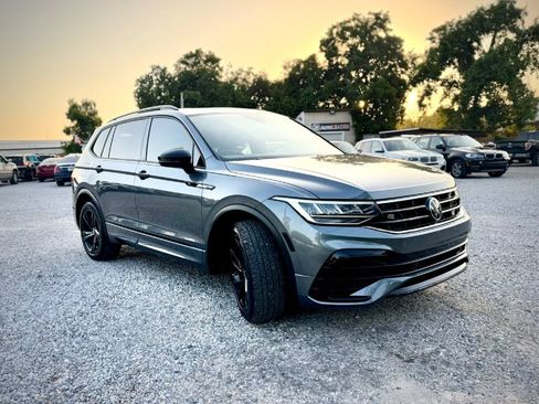 Used 2023 Volkswagen Tiguan SE R-Line FWD image 5