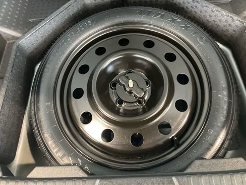 Used 2024 Ford Edge ST-Line image 35