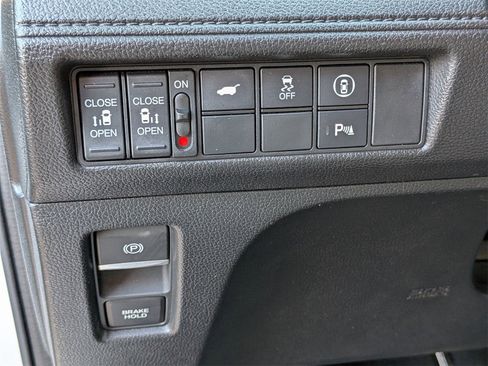 Used 2023 Honda Odyssey Touring image 17